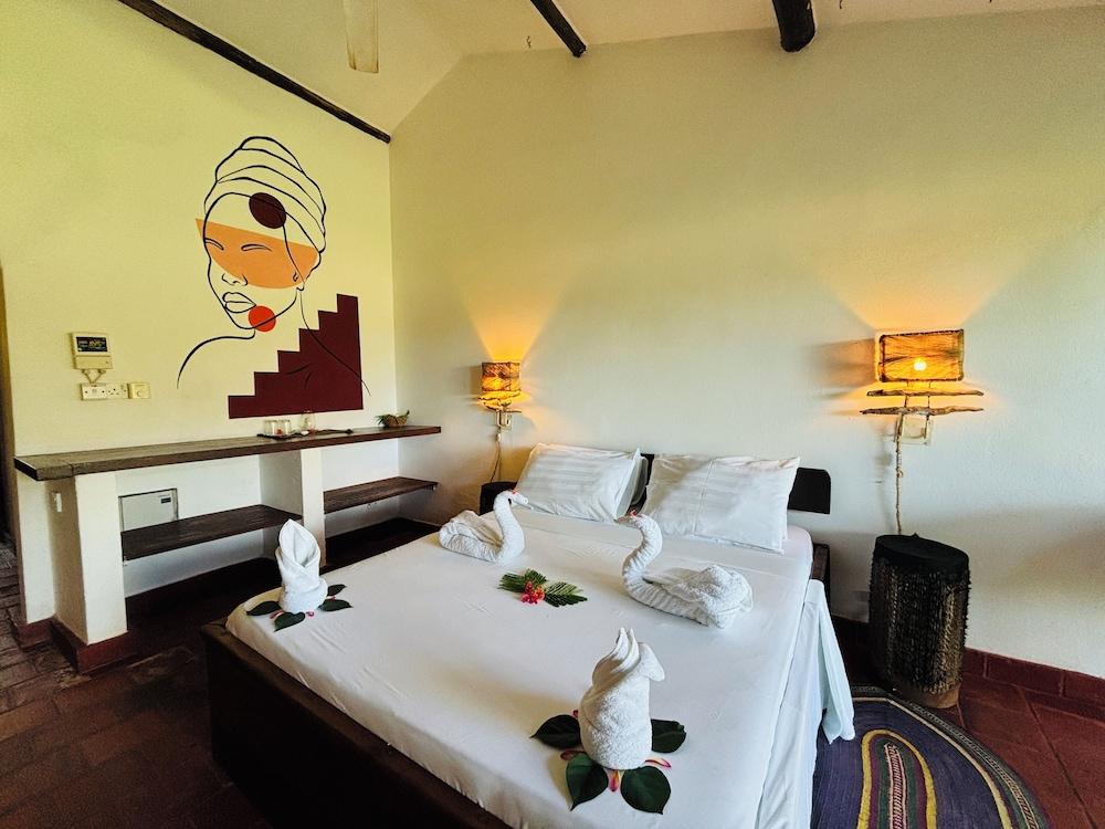 Basecamp Mafía Island