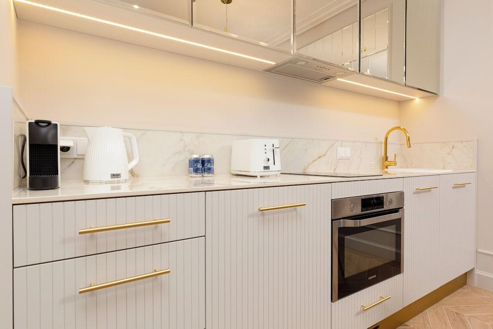 Mennica Morganit by Renters Prestige