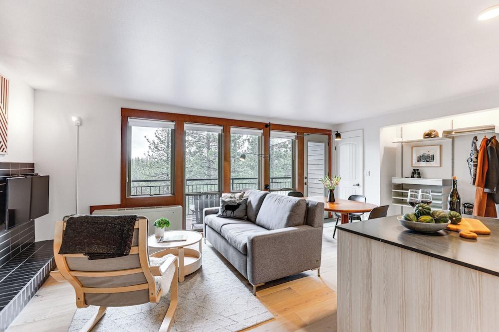 Chic Bend Condo w/ Fireplace & Forest Views!