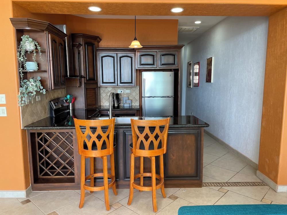 Palacio del Mar by Rocky Host