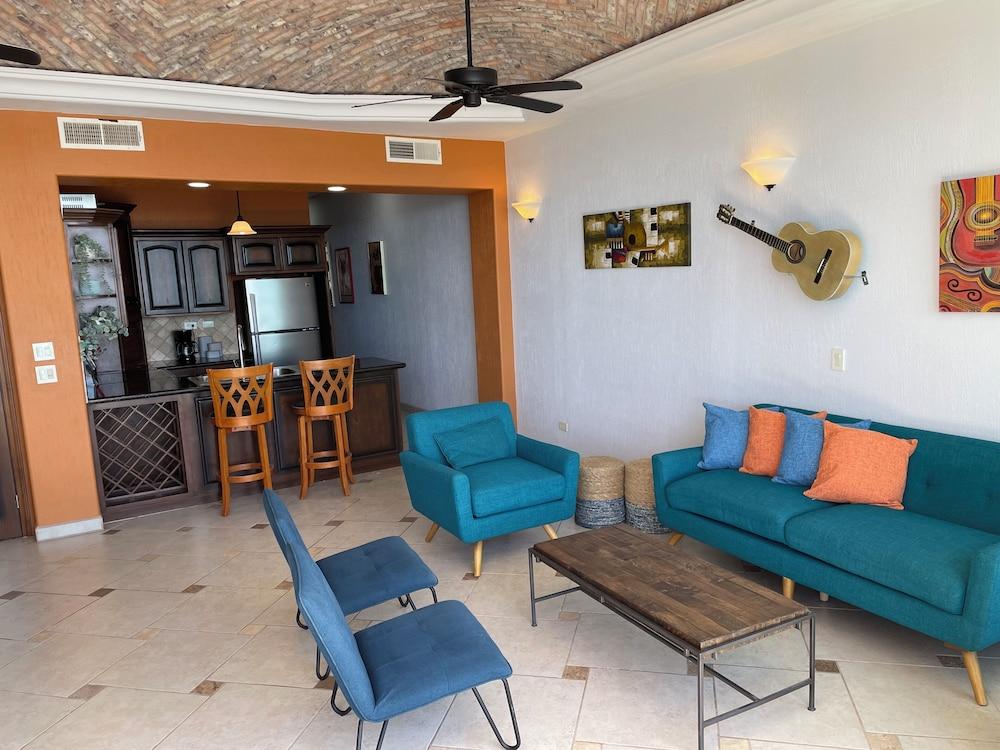 Palacio del Mar by Rocky Host