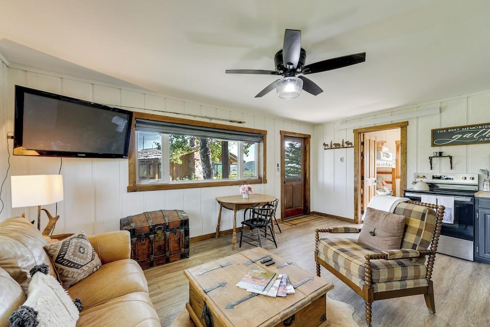 The Bunkhouse in Bondurant: Pet Friendly