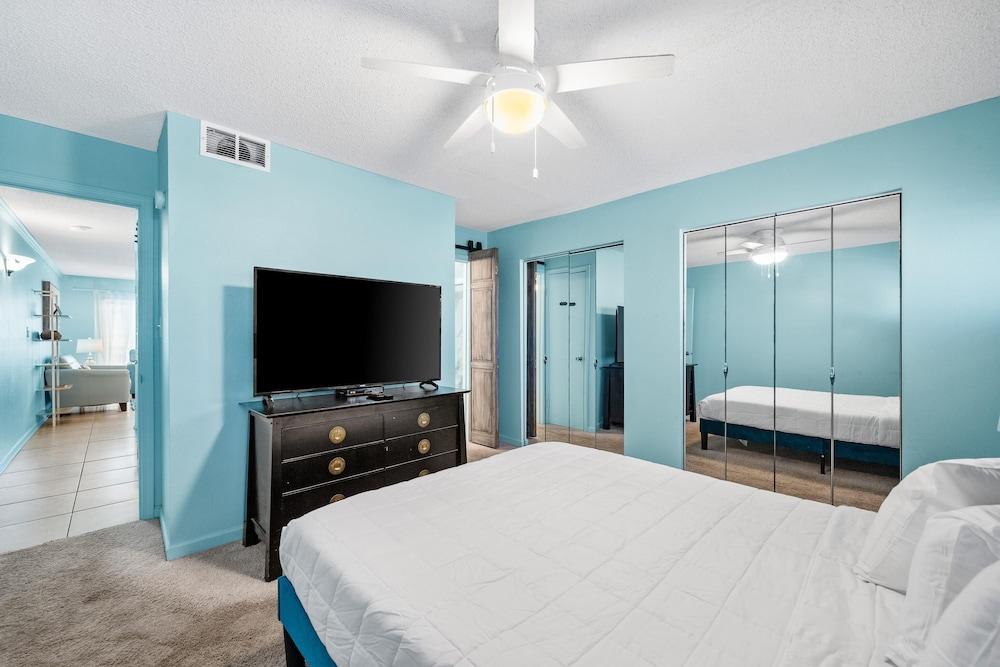 Summer House West B101