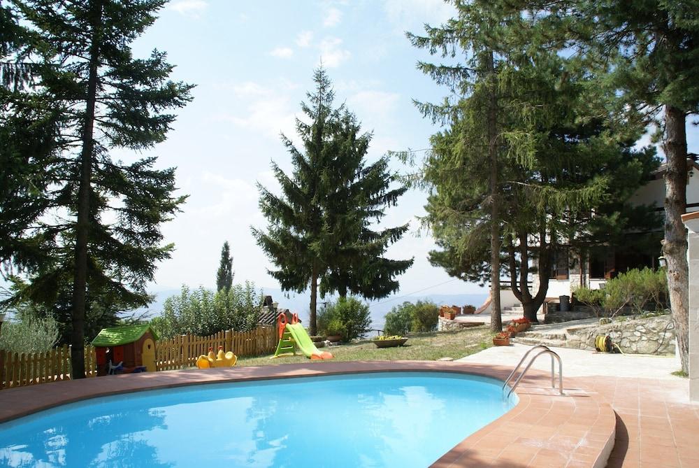 Charming Cottage With Panoramic Pool