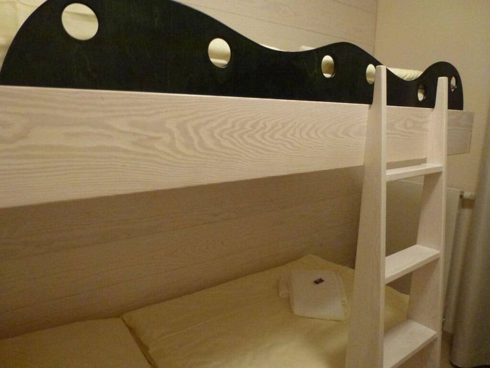 Deck 2 Modern Retreat