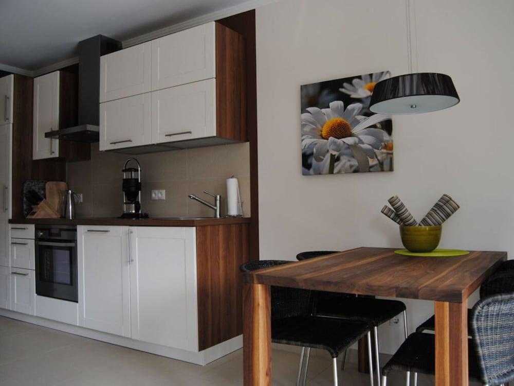 Deck 2 Modern Retreat