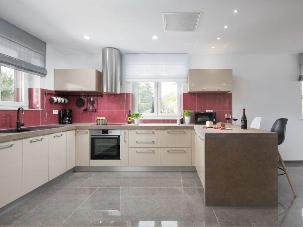 Villa Terra Comfortable Holiday Residence