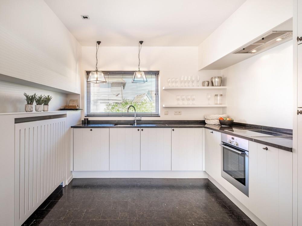 Villa by the Sea With Jacuzzi