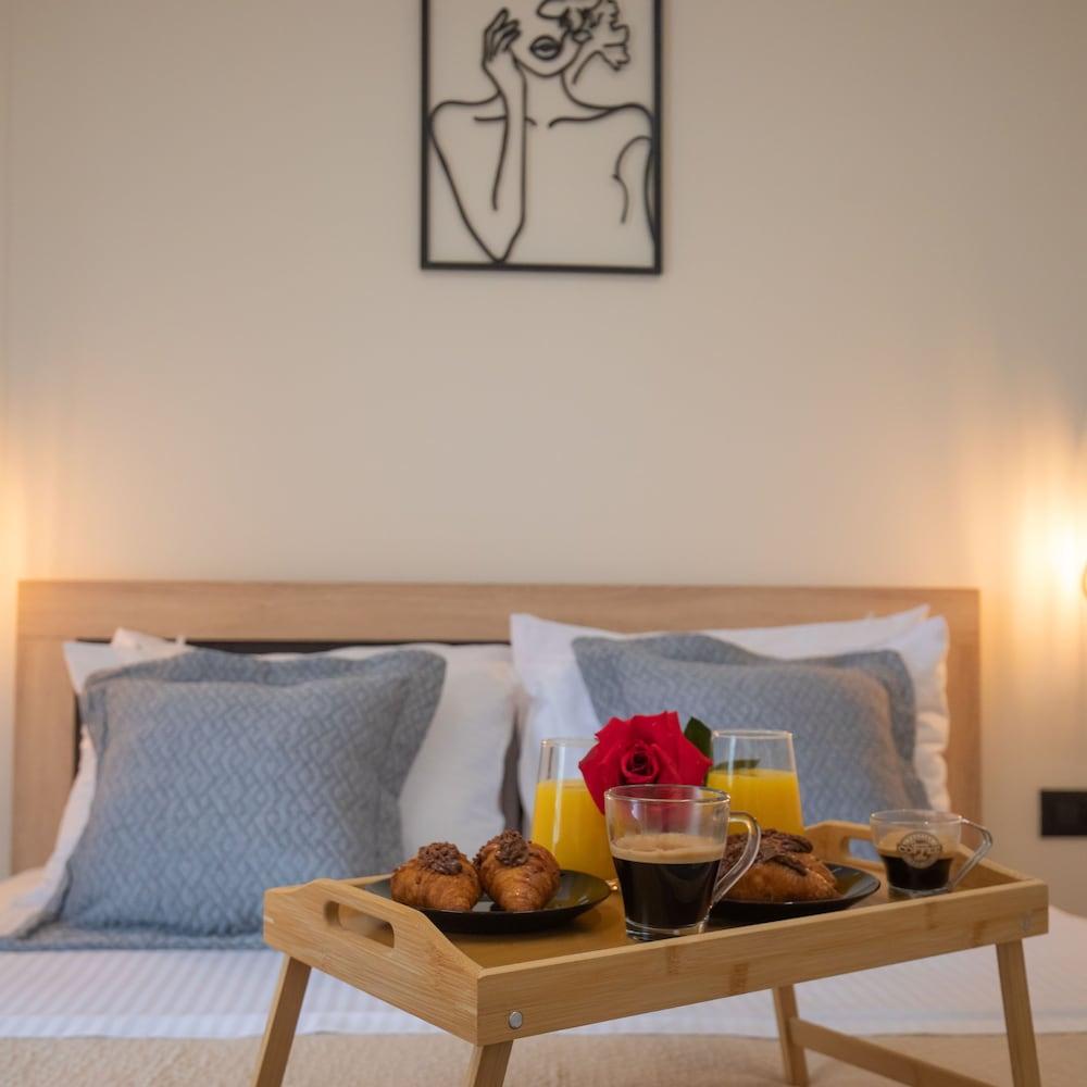 Calliope's Rhodes City Comfort