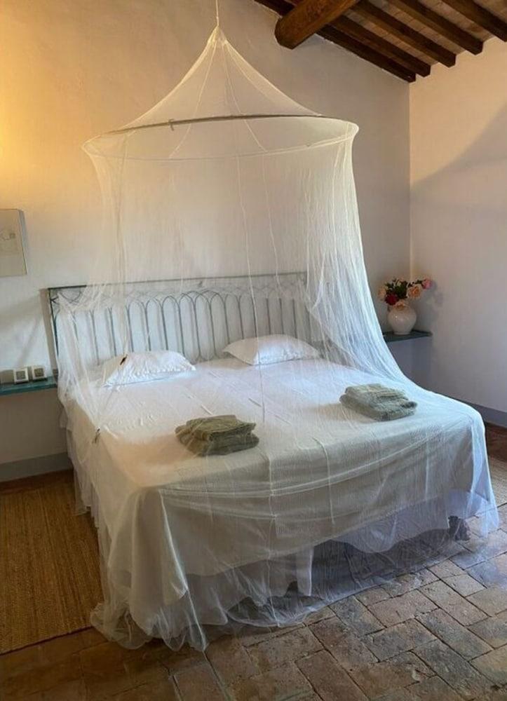 Nice Apartment in Chianni