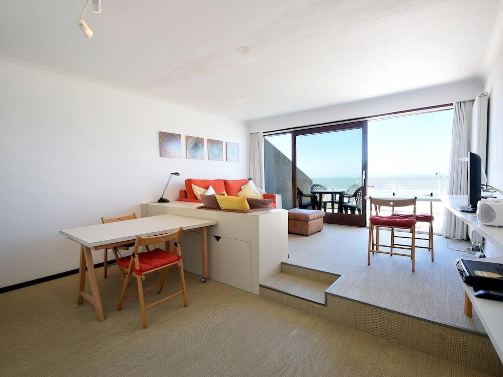 Mayfair 0203 Beautiful Studio With sea View