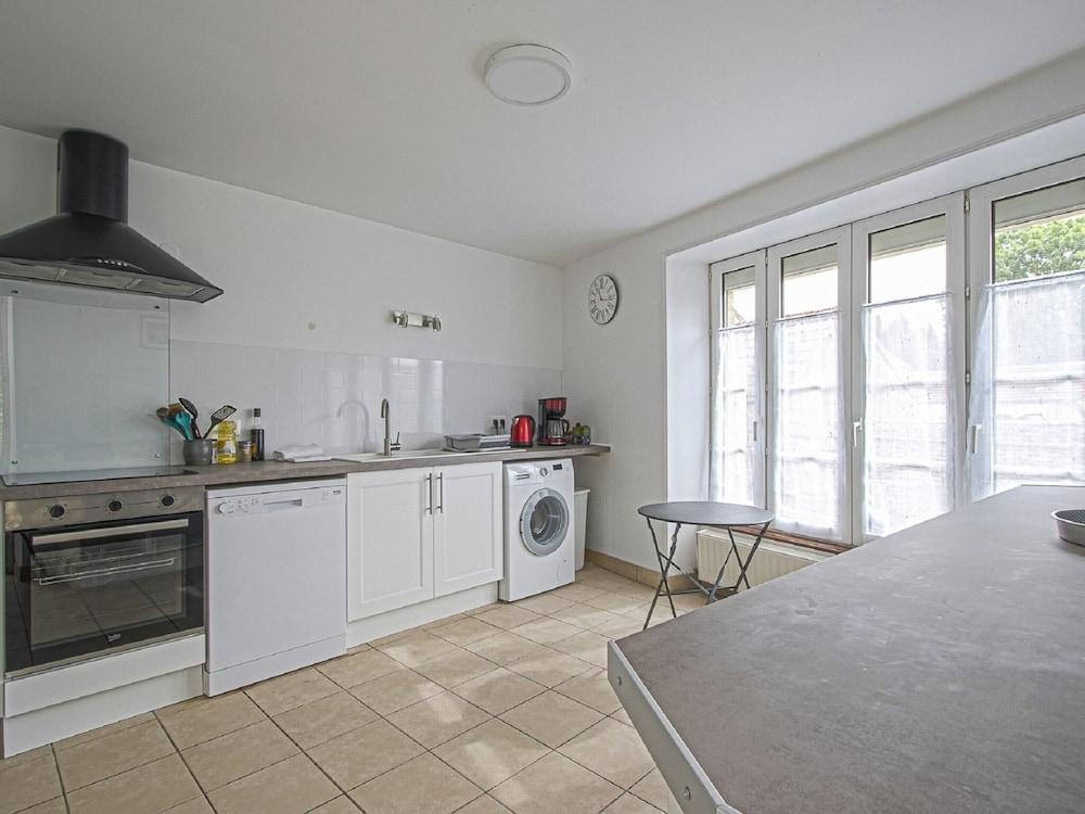 Spacious Holiday Home With Garden