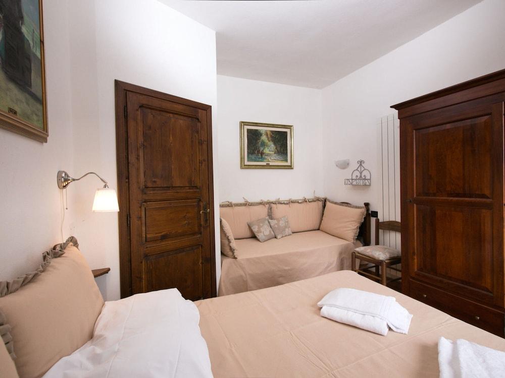 Hillside Pool & Spa Retreat