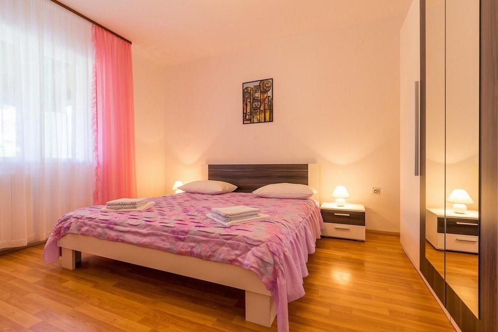 Comfortable Apartment With Terrace and Garden