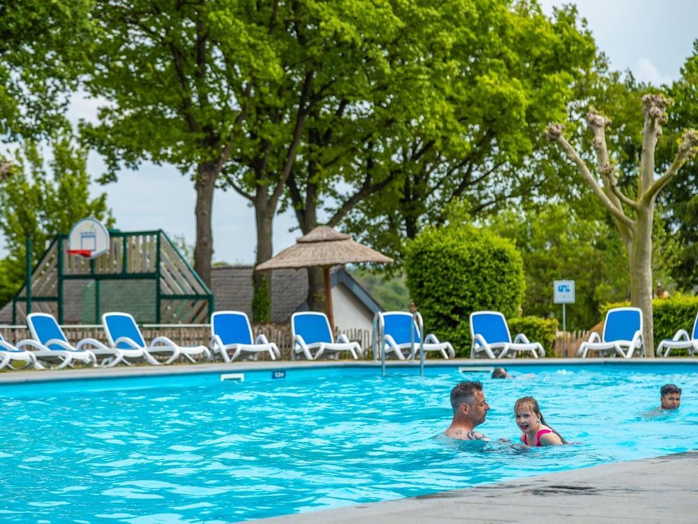 Atmospheric Chalet With Dishwasher