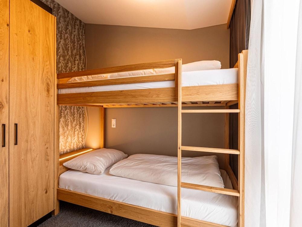 Modern Holiday Apartment With 2 Bedrooms in Fugen