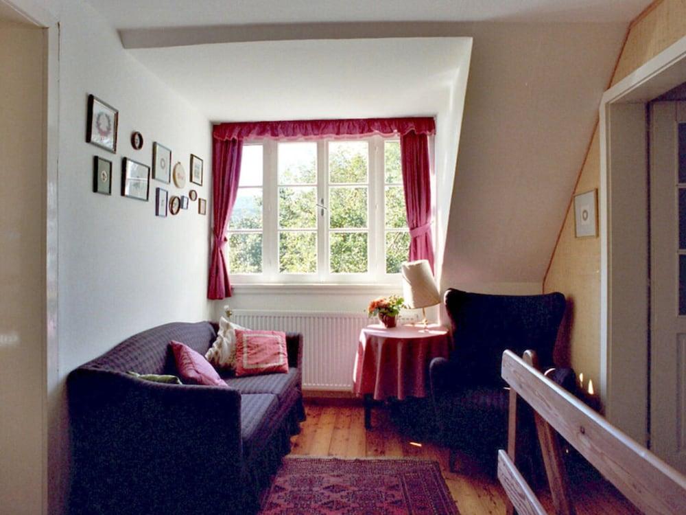 The Holler Comfortable Holiday Residence