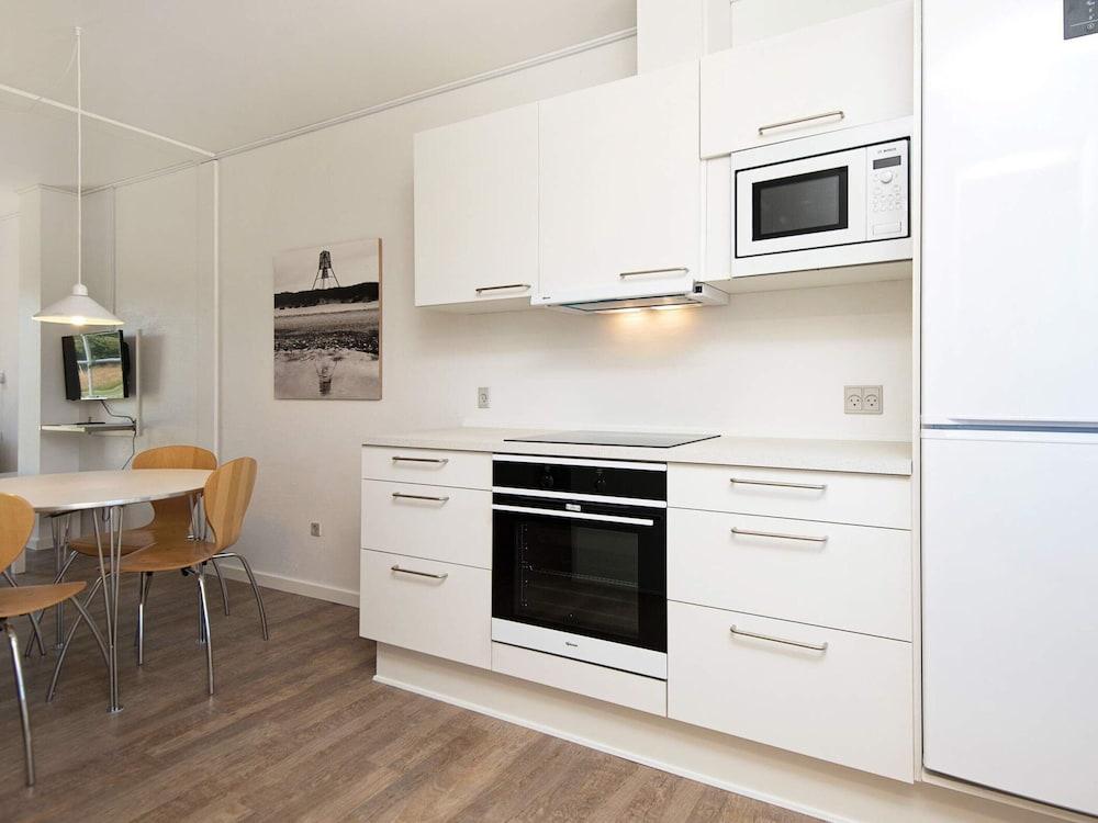 6 Person Holiday Home on a Holiday Park in Blavand