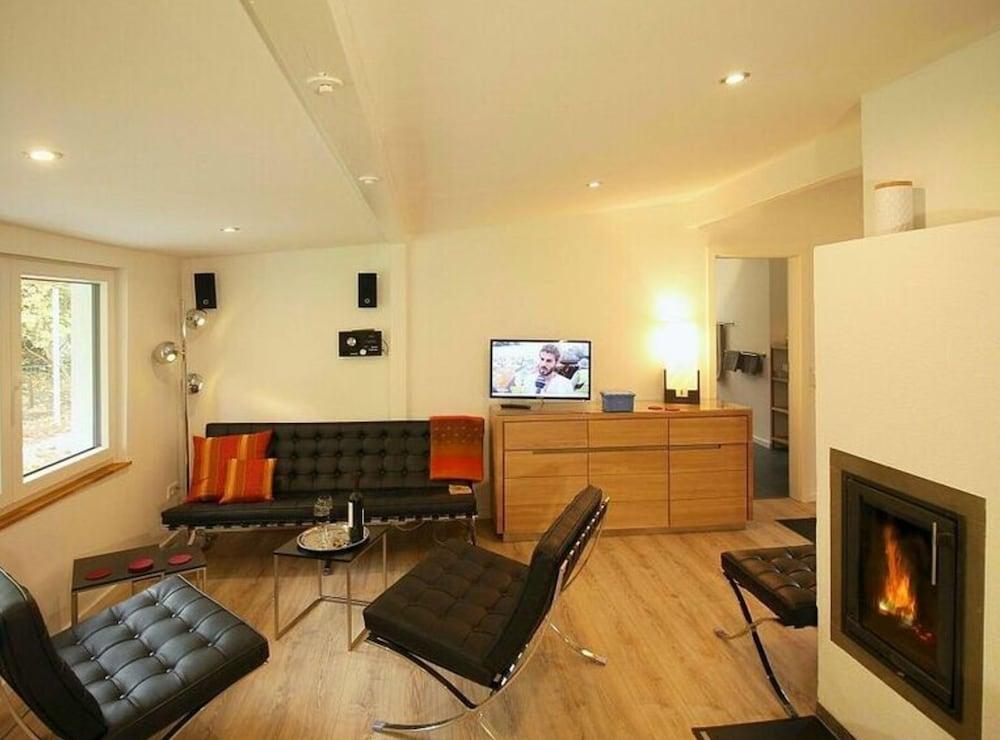 Wamel Modern Retreat