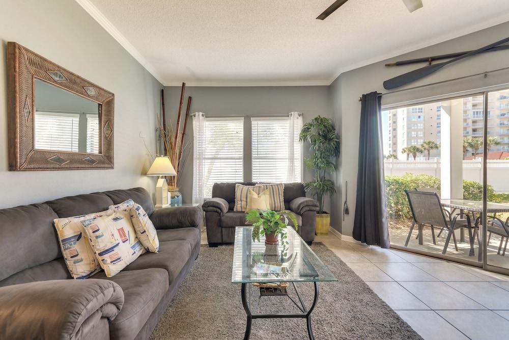 Destin Ground-level Condo w/ Private Beach Access