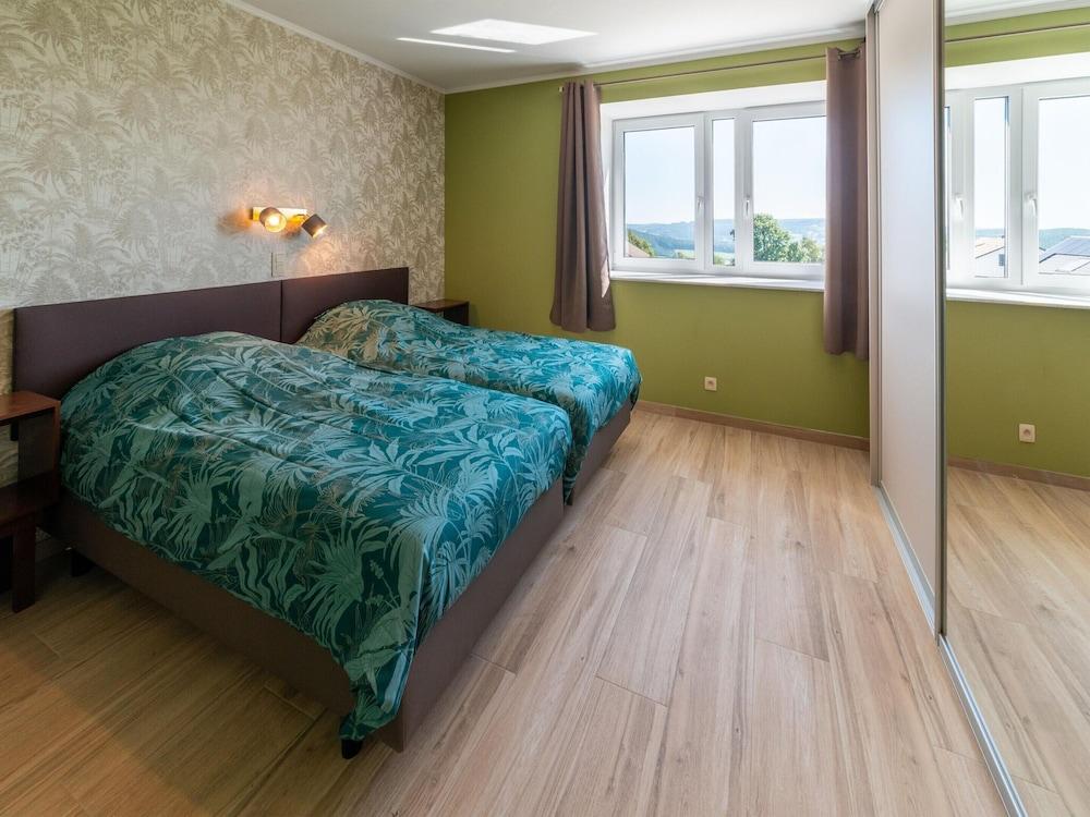 Spacious Getaway Near Spa F1