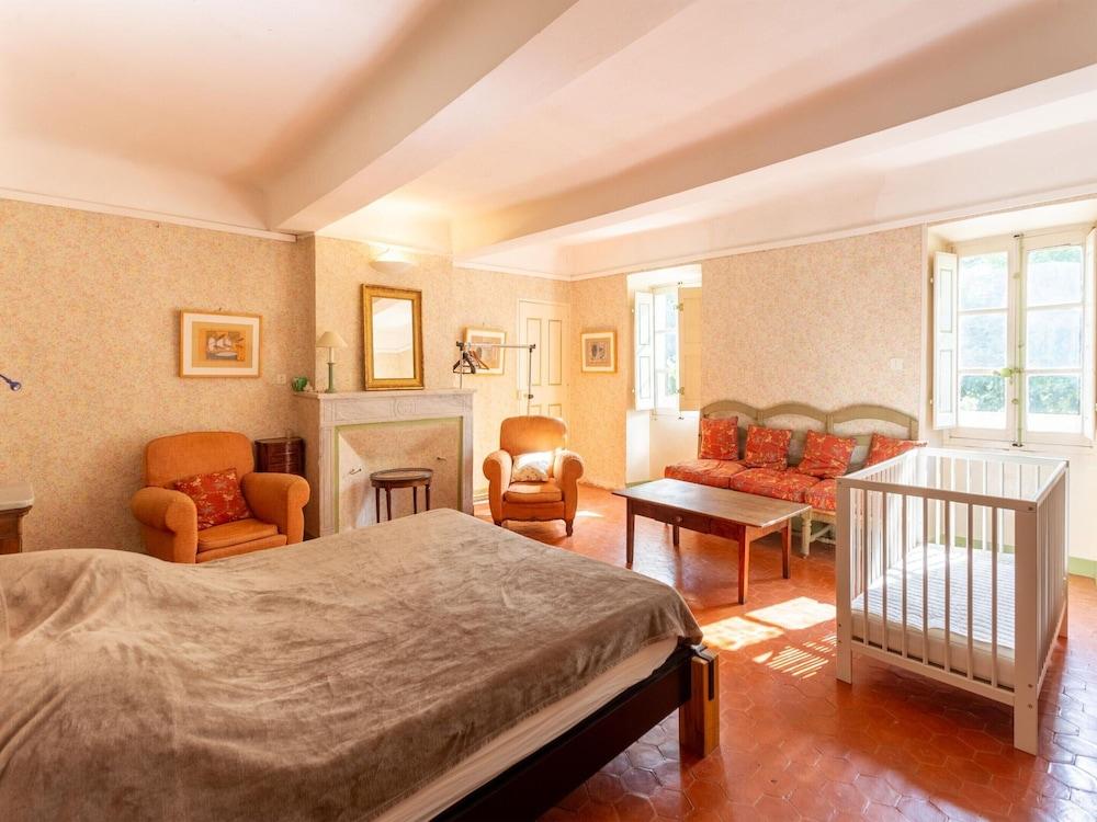 Cozy Holiday Home With Private Pool