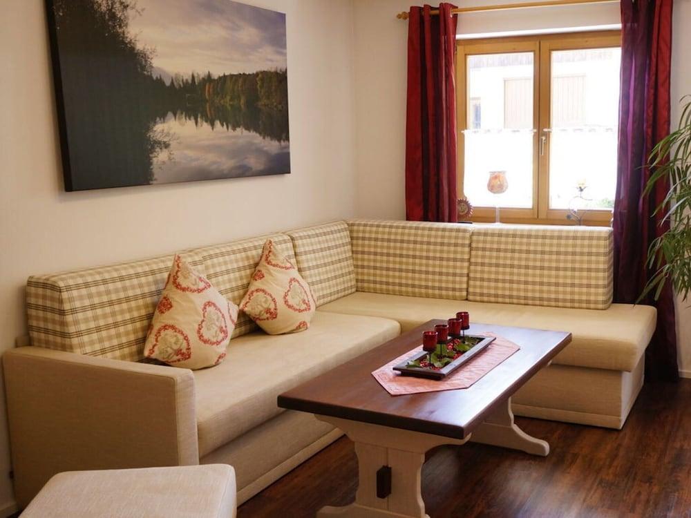 Bader Modern Retreat