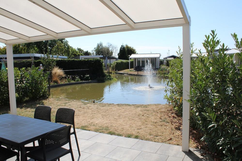 Modern Chalet With a Dishwasher in Lathum