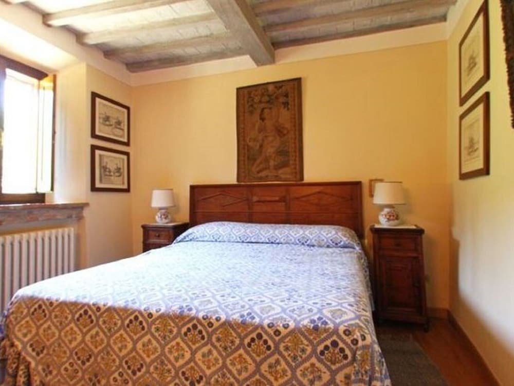 Apartment in Cetona With Pool