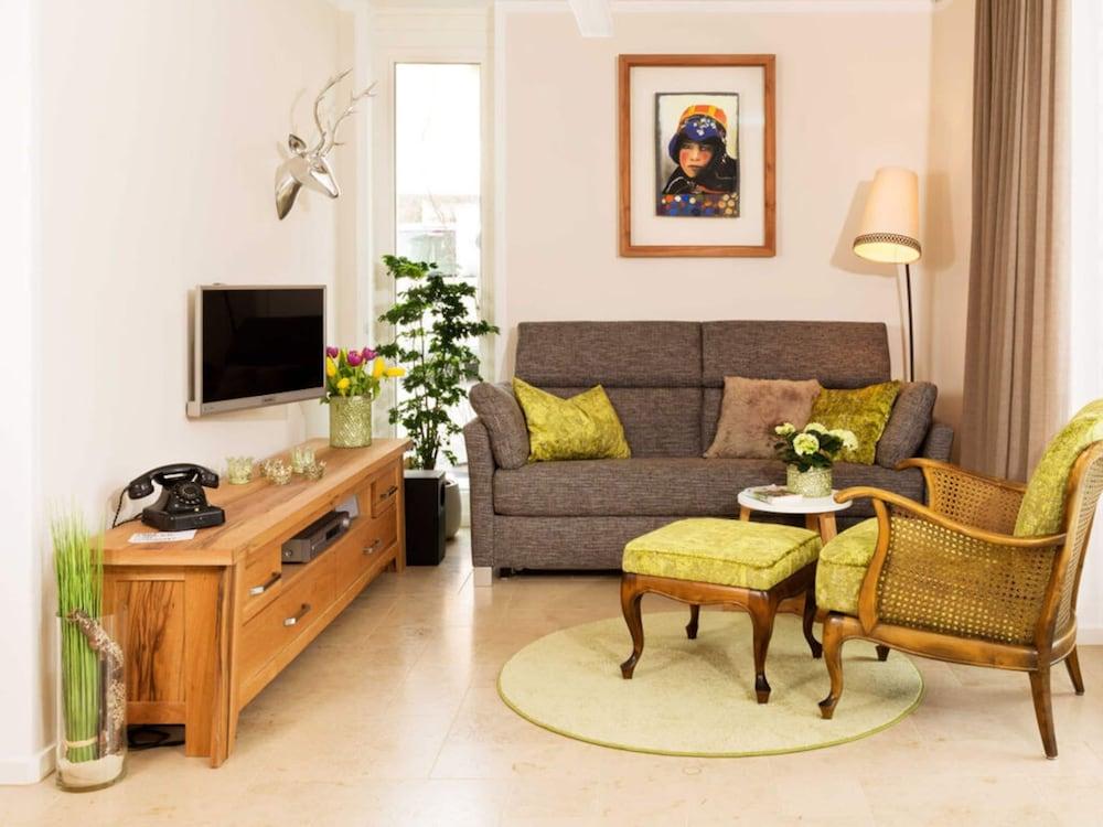 Eglwies Comfortable Holiday Residence