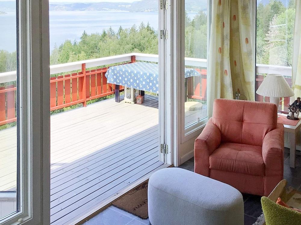 8 Person Holiday Home in Klokkarstua