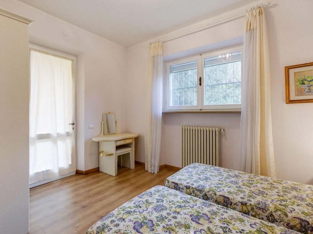 Villa Near Lake Garda With Bubble Bath