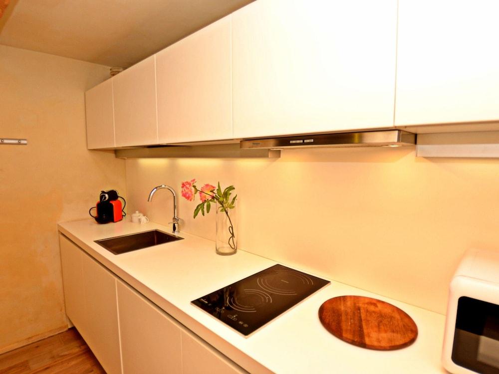 Apartment in Lucca Near Amphitheater Square