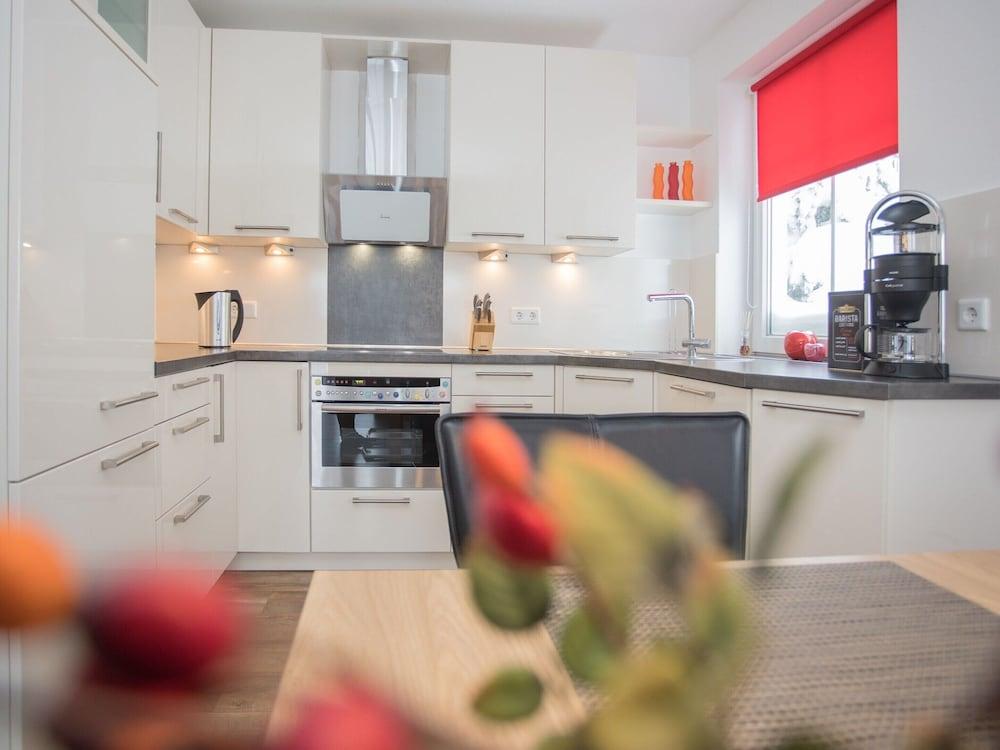 Bright Flat in Neuastenberg With Terrace