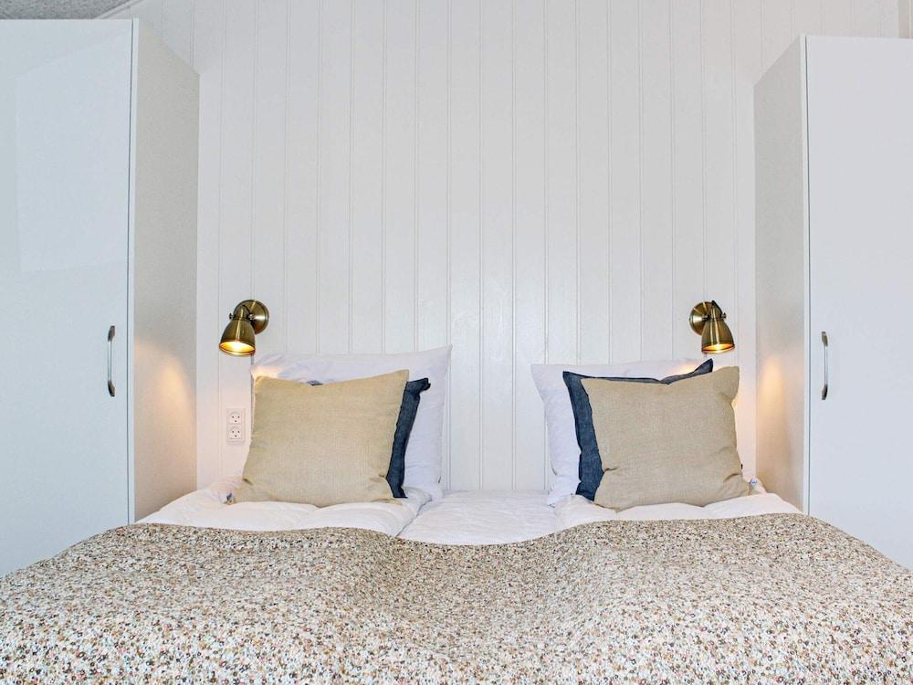 10 Person Holiday Home in Blavand