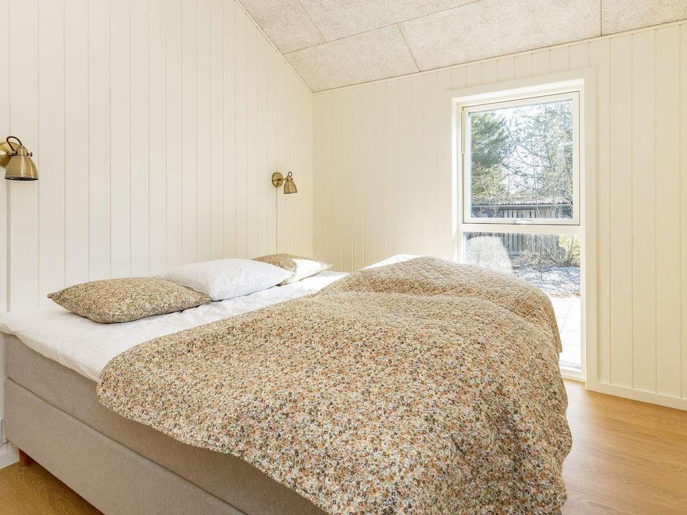 10 Person Holiday Home in Blavand