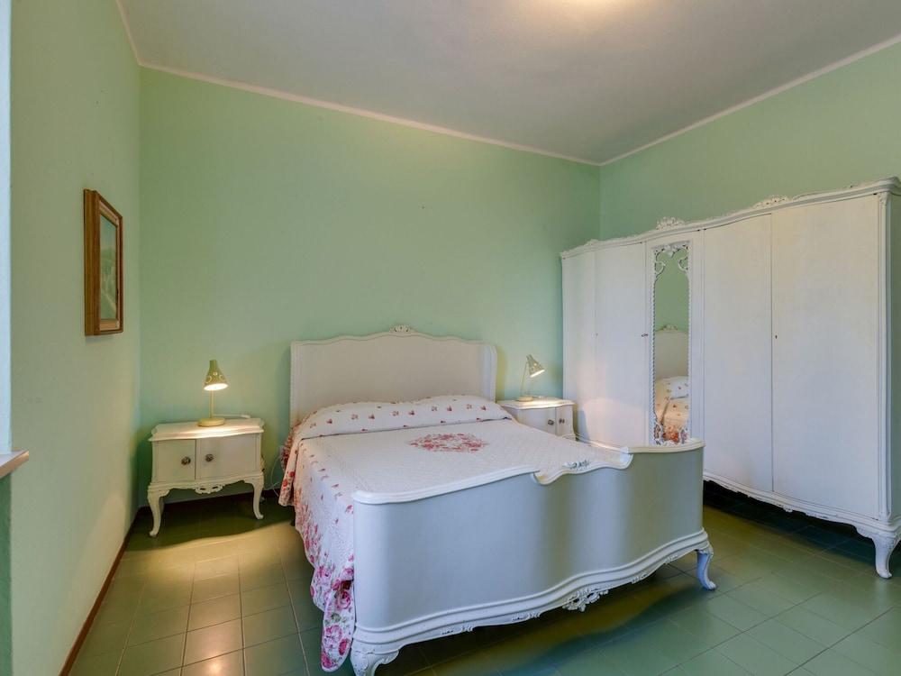 Villa in Torri del Benaco With Lake Garda Views