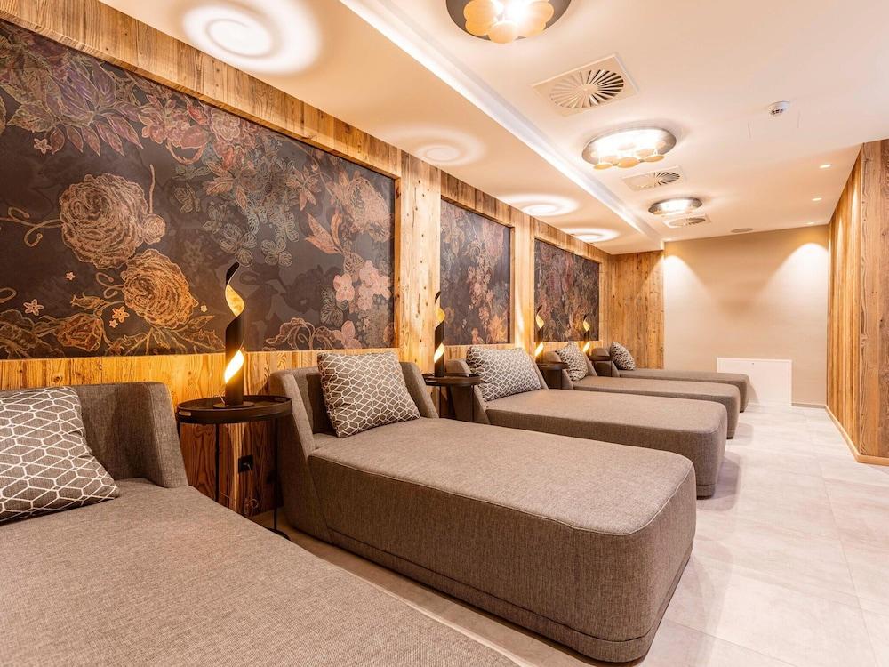 Modern Holiday Apartment With 2 Bedrooms in Fugen