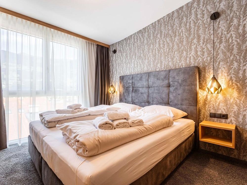 Modern Holiday Apartment With 2 Bedrooms in Fugen