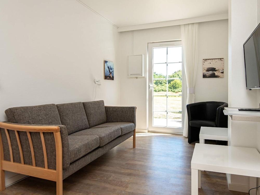 Charming 4-person Getaway- Type 7