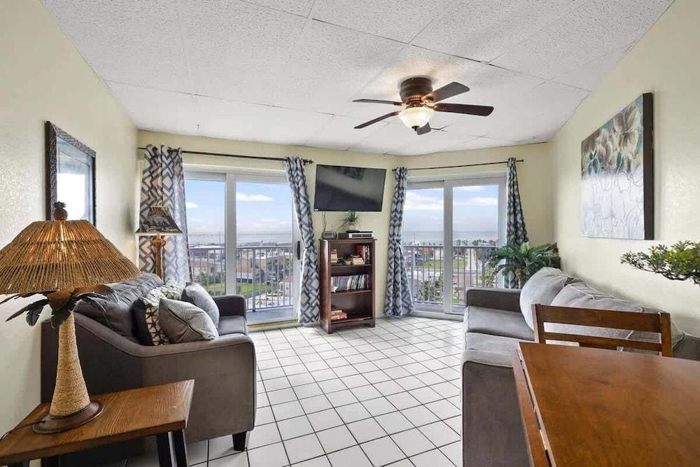 Aquarius #908 2 Bedroom Condo by RedAwning