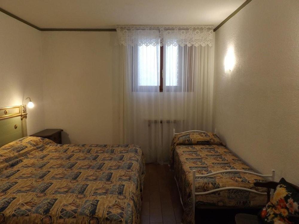 Villa in Garda With Private Pool & Lake Nearby