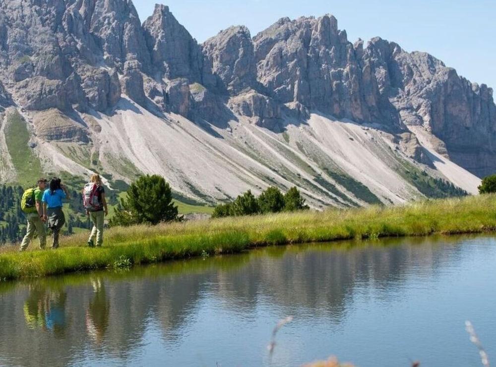 Pond View Modern Retreat