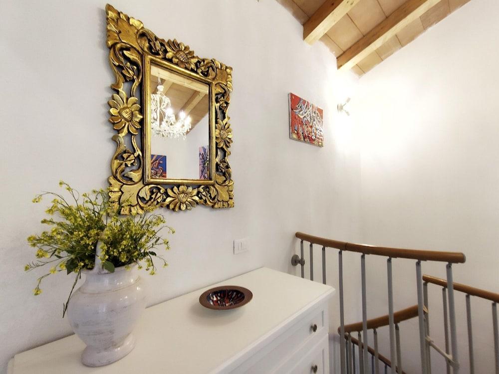 New Tuscan Villa With Pool