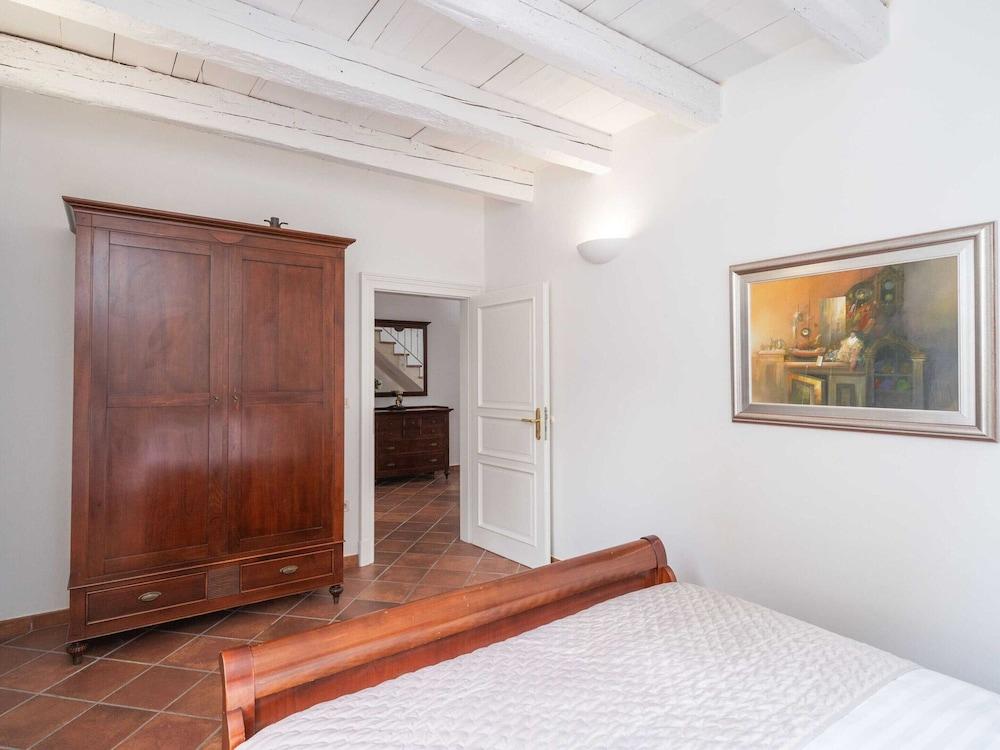 Secret Apartments - Two Bedroom Apartment With City View