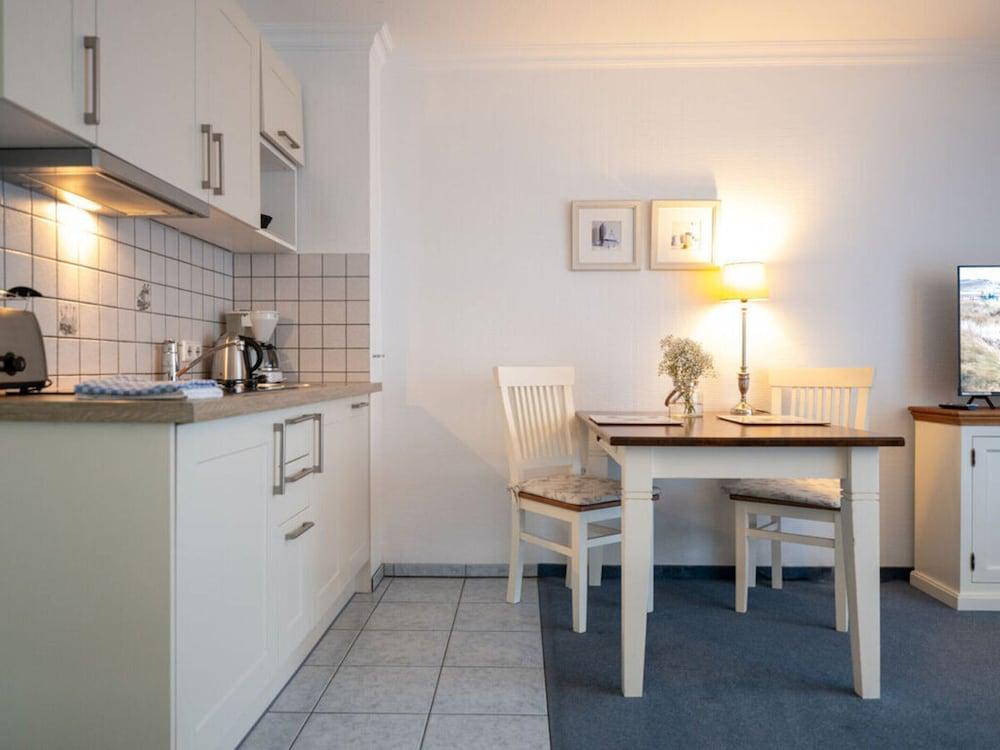 Hoppe 8 Modern Retreat