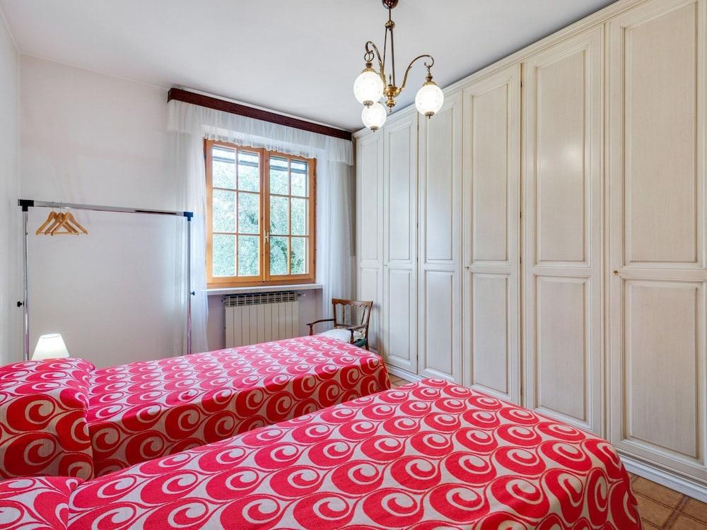 Modern Holiday Home in Marciaga With Garden