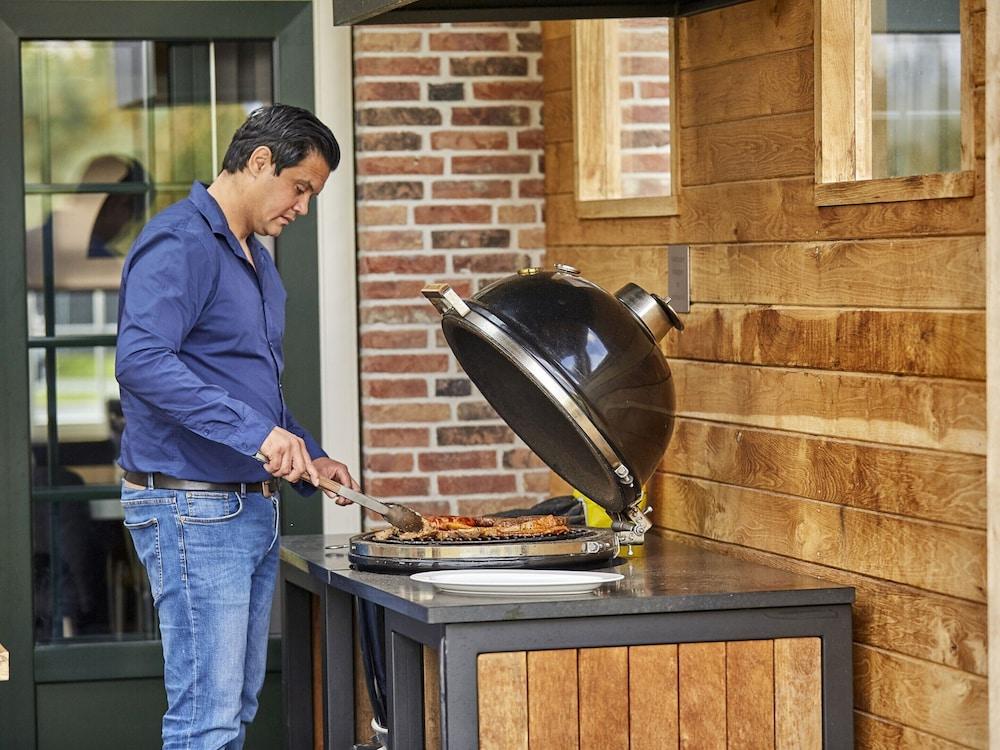 Luxurious Holiday Home With Sauna in Limburg