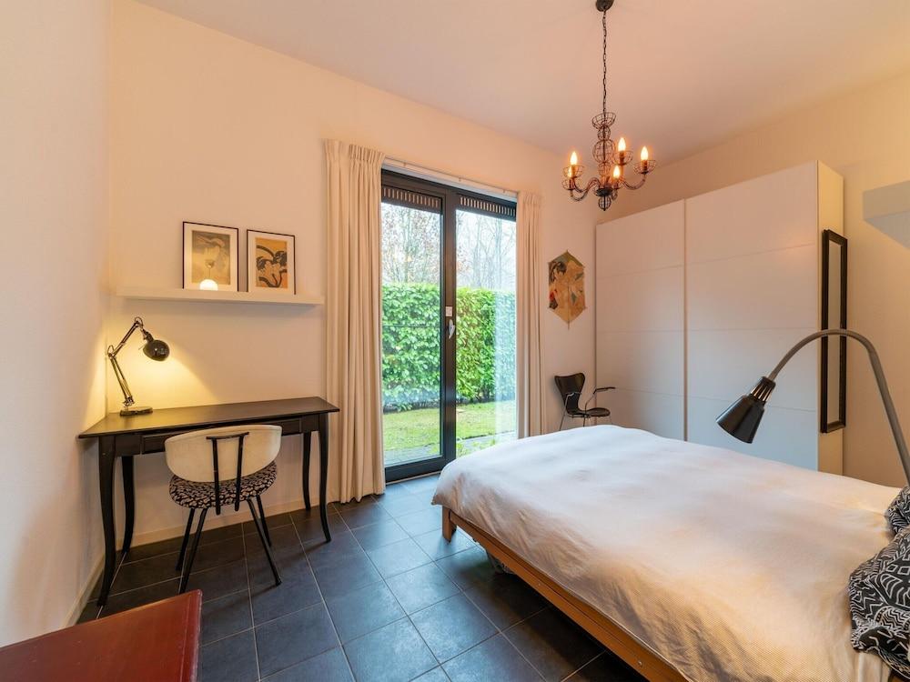 Cozy Forest Villa on the Water Near Harderwijk