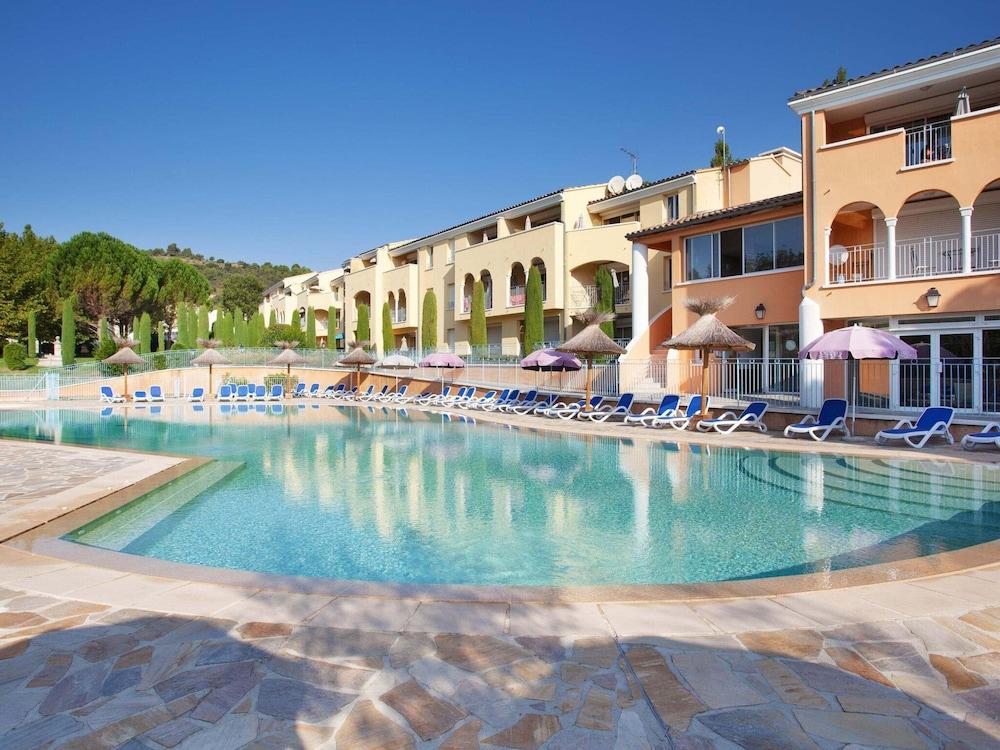 Apartment in Greoux-les-bains Near Lakes